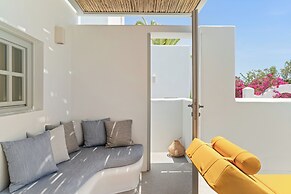 Mr & Mrs White Paros Suites & More