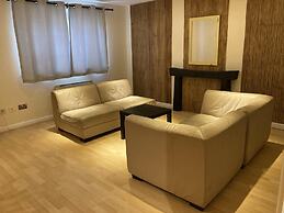Spacious 2 Bed Apartment in Birmingham