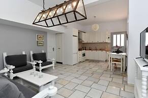 Anemolia Apartments With Pool