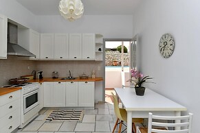 Anemolia Apartments With Pool