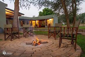 Thorn Tree House