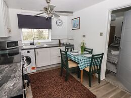 13 Gower Holiday Village