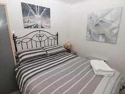 13 Gower Holiday Village