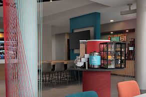avid hotel Oak Creek by IHG