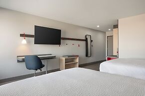 avid hotel Oak Creek by IHG