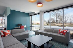 avid hotel Oak Creek by IHG