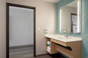 avid hotel Oak Creek by IHG