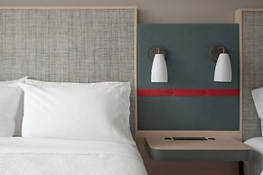 avid hotel Oak Creek by IHG