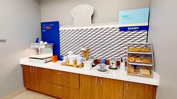 Holiday Inn Express & Suites Chicago Schaumburg by IHG