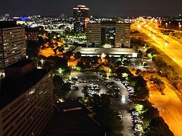 Holiday Inn Express & Suites Chicago Schaumburg, an IHG Hotel