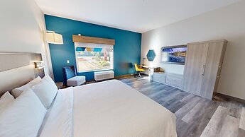 Holiday Inn Express & Suites Chicago Schaumburg by IHG