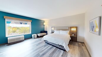 Holiday Inn Express & Suites Chicago Schaumburg by IHG