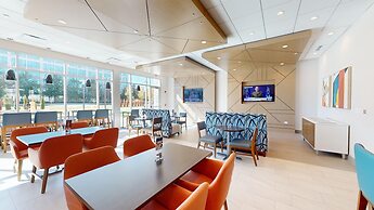 Holiday Inn Express & Suites Chicago Schaumburg by IHG