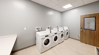 Holiday Inn Express & Suites Chicago Schaumburg by IHG