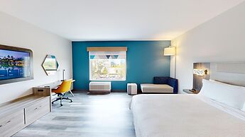 Holiday Inn Express & Suites Chicago Schaumburg by IHG