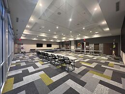 Holiday Inn Express & Suites Chicago Schaumburg by IHG