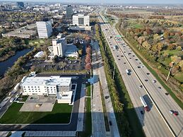 Holiday Inn Express & Suites Chicago Schaumburg by IHG