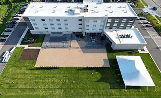 Holiday Inn Express & Suites Chicago Schaumburg by IHG