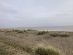 Pet Friendly Holiday Home on Golden Palm, Skegness