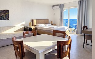 Open Sea Apartments