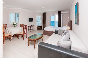 Open Sea Apartments
