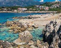 Open Sea Apartments