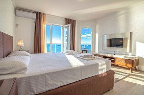 Open Sea Apartments