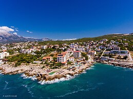 Open Sea Apartments