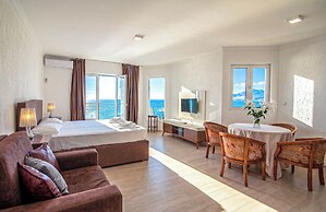 Open Sea Apartments