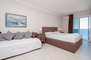 Open Sea Apartments