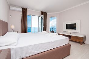 Open Sea Apartments
