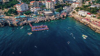 Open Sea Apartments