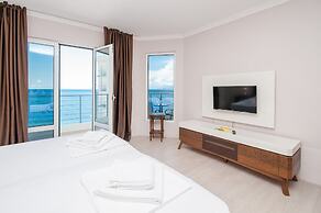 Open Sea Apartments