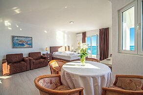 Open Sea Apartments