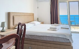 Open Sea Apartments