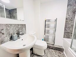 Tanzanite Apartment in Cambridge