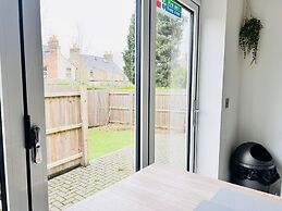 Tanzanite Apartment in Cambridge