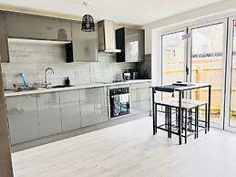 Tanzanite Apartment in Cambridge