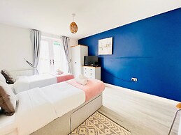 Tanzanite Apartment in Cambridge