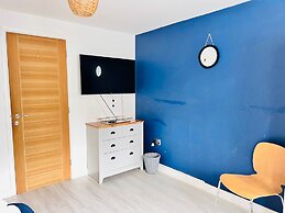 Tanzanite Apartment in Cambridge