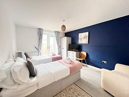 Tanzanite Apartment in Cambridge