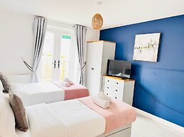Tanzanite Apartment in Cambridge