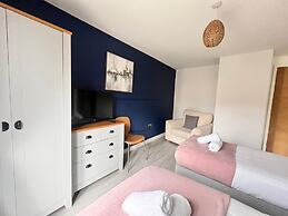 Tanzanite Apartment in Cambridge