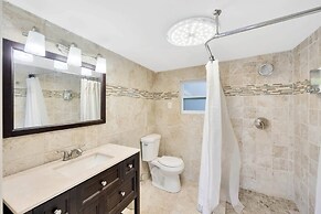 2 Homes! - 4 Mn To Madeira Bch - Hottub - Htd Pool