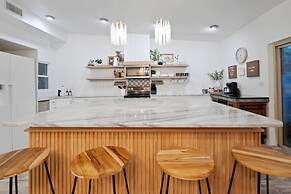 2 Homes! - 4 Mn To Madeira Bch - Hottub - Htd Pool