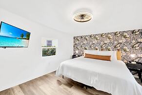 2 Homes! - 4 Mn To Madeira Bch - Hottub - Htd Pool