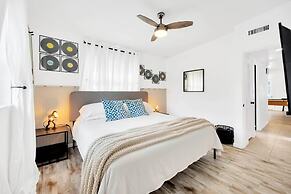 2 Homes! - 4 Mn To Madeira Bch - Hottub - Htd Pool