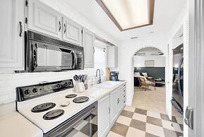 2 Homes! - 4 Mn To Madeira Bch - Hottub - Htd Pool