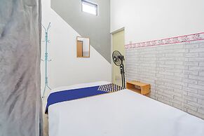 SPOT ON 93763 Ita Homestay Syariah