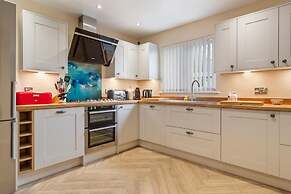 Y Deri - Close to Village and Beach